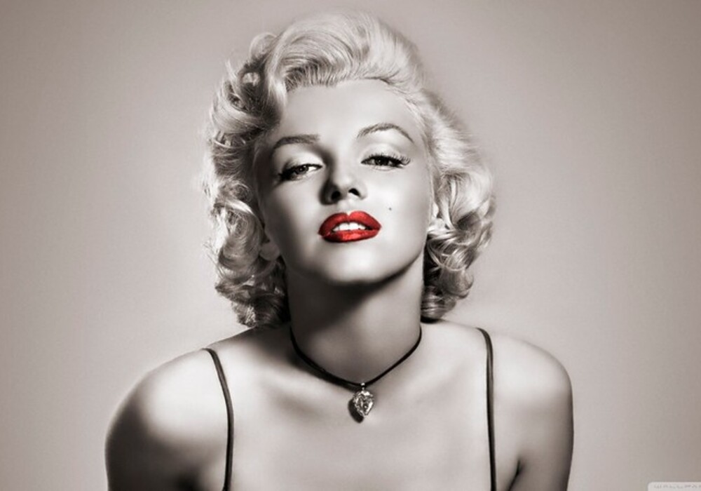 Marilyn Monroe's Belongings to Be Auctioned — Including Note from Dad