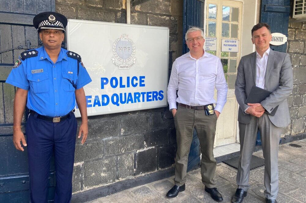 uk-begins-intensive-training-programme-with-mauritius-police-force